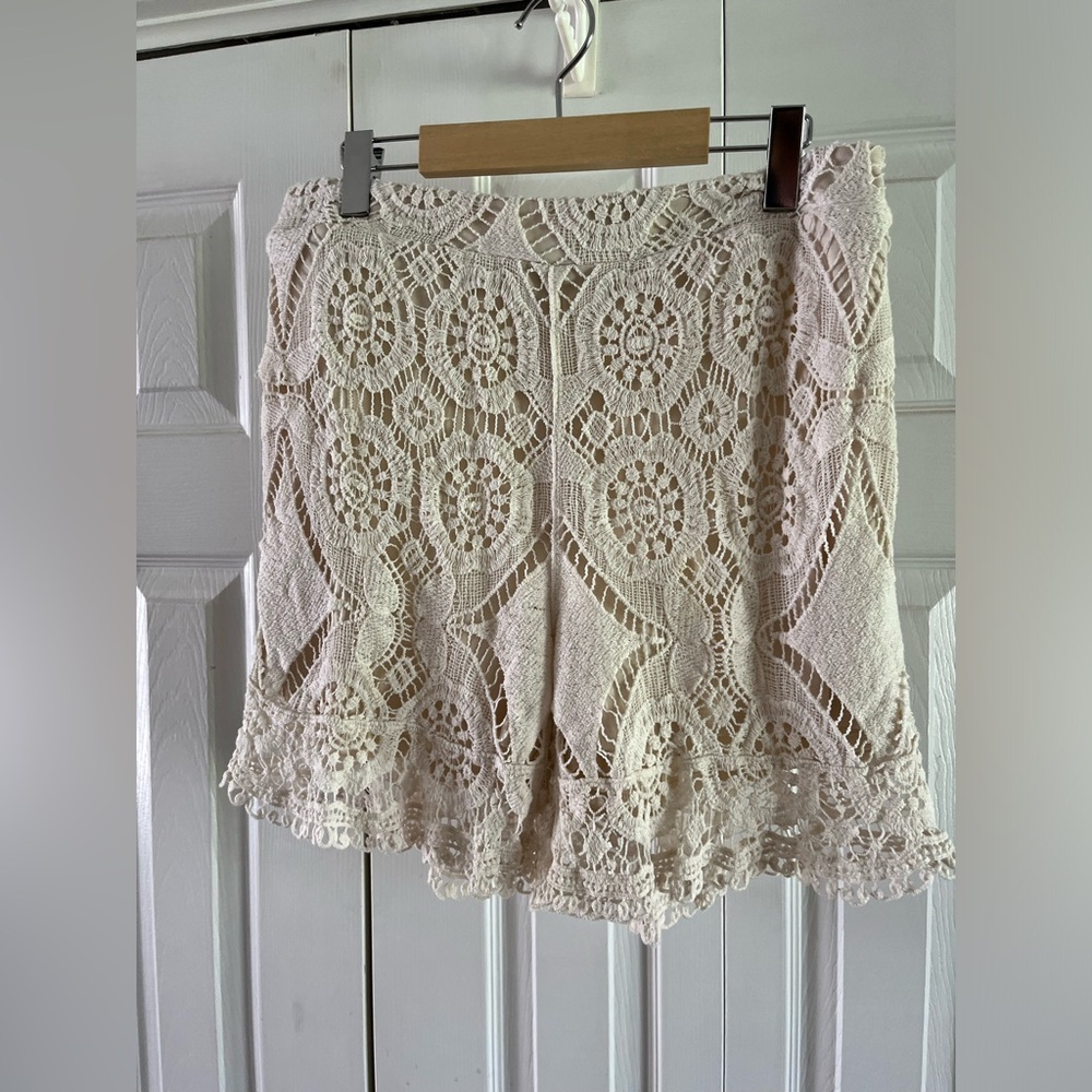 Adiva  cream crochet shorts